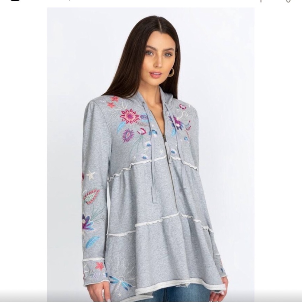 Johnny Was Phoebe Embroidered Tiered Hoodie
Full Zip Sweatshirt Sz M